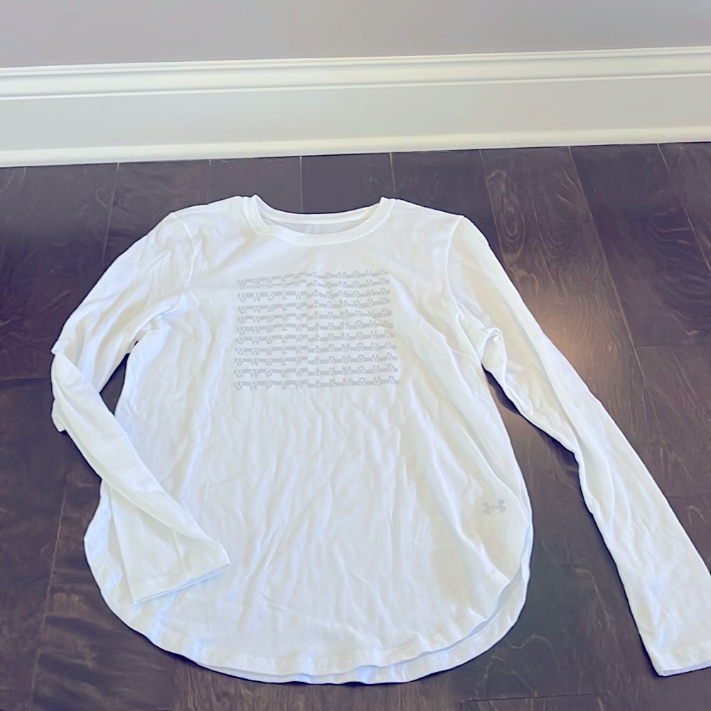 Women’s Under Armour heat gear long-sleeve curve hem t-shirt- white/ gray medium